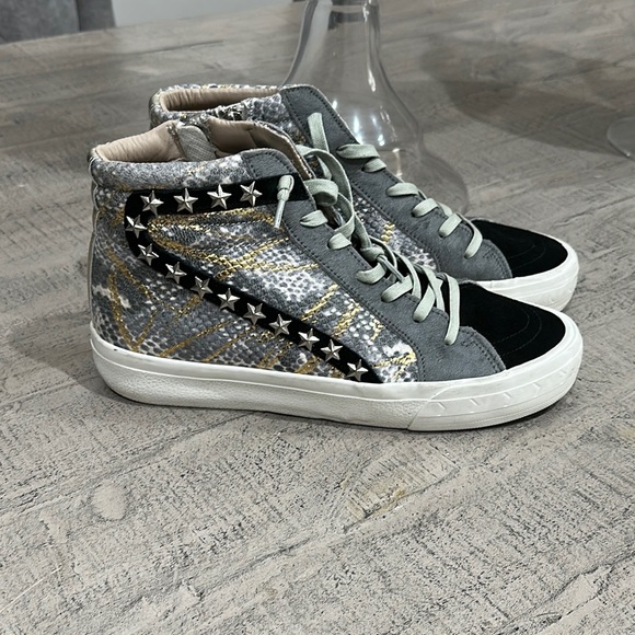 Vintage Havana Gray and Silver Star Sneakers - Picture 1 of 6